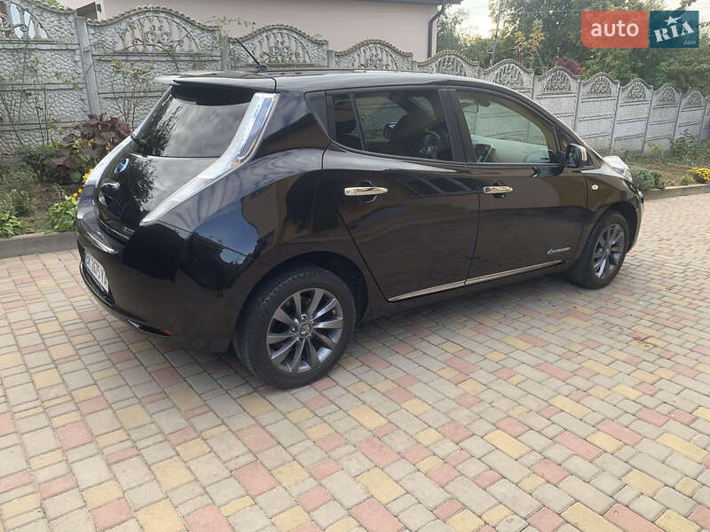 Хэтчбек Nissan Leaf 2014 в Ровно