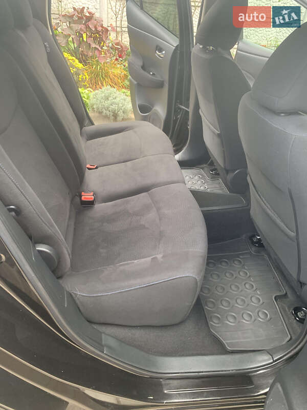 Хэтчбек Nissan Leaf 2014 в Ровно