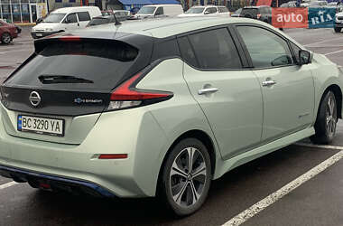 Хэтчбек Nissan Leaf 2018 в 