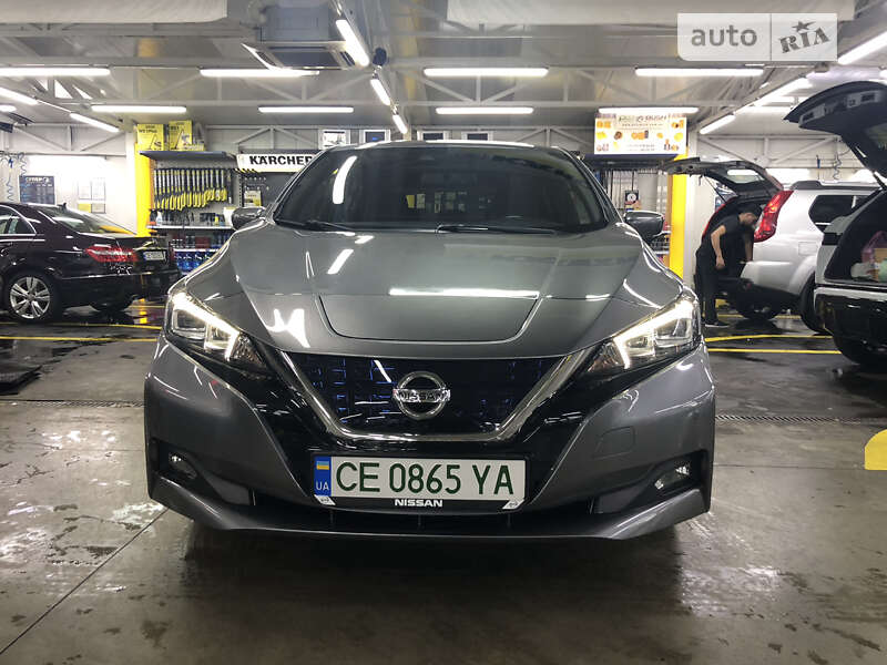 Хэтчбек Nissan Leaf 2018 в Черновцах