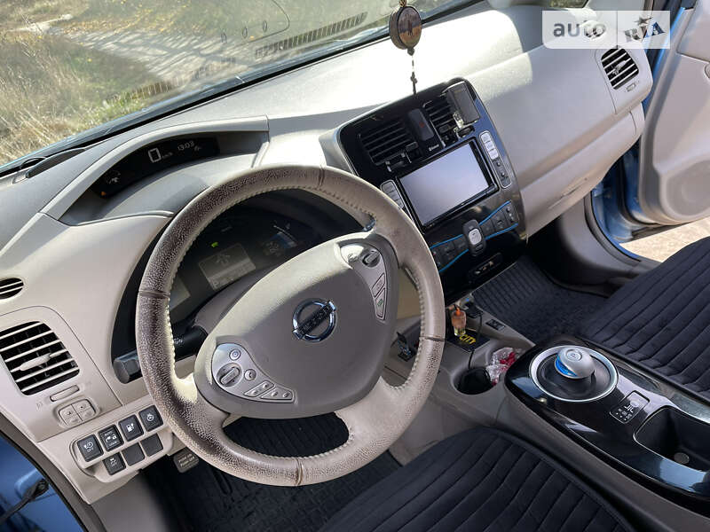 Хэтчбек Nissan Leaf 2013 в Запорожье