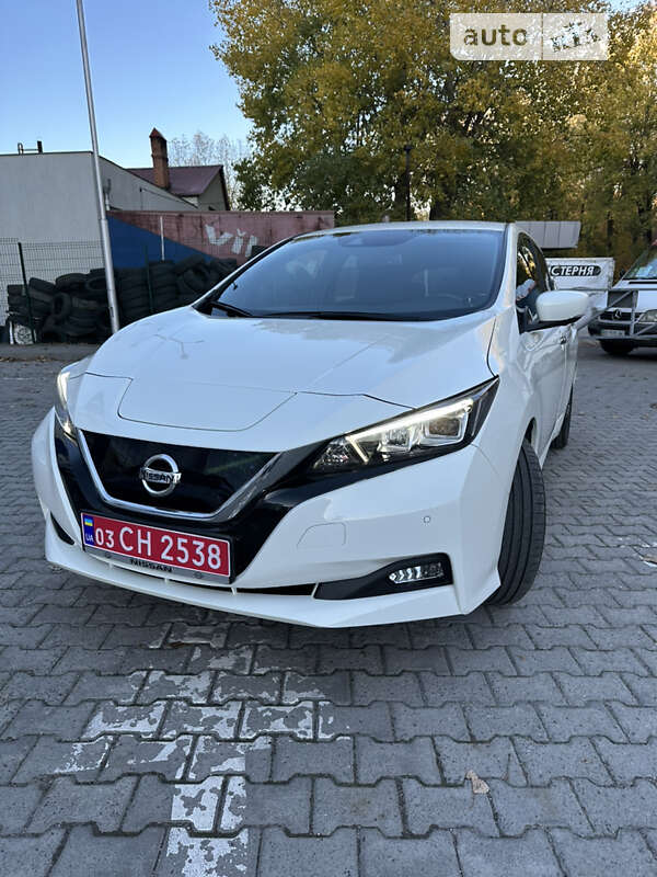Хэтчбек Nissan Leaf 2021 в Хмельницком