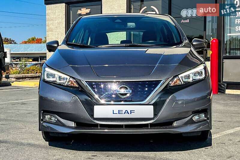 Хэтчбек Nissan Leaf 2021 в Киеве