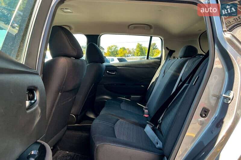 Хэтчбек Nissan Leaf 2021 в Киеве