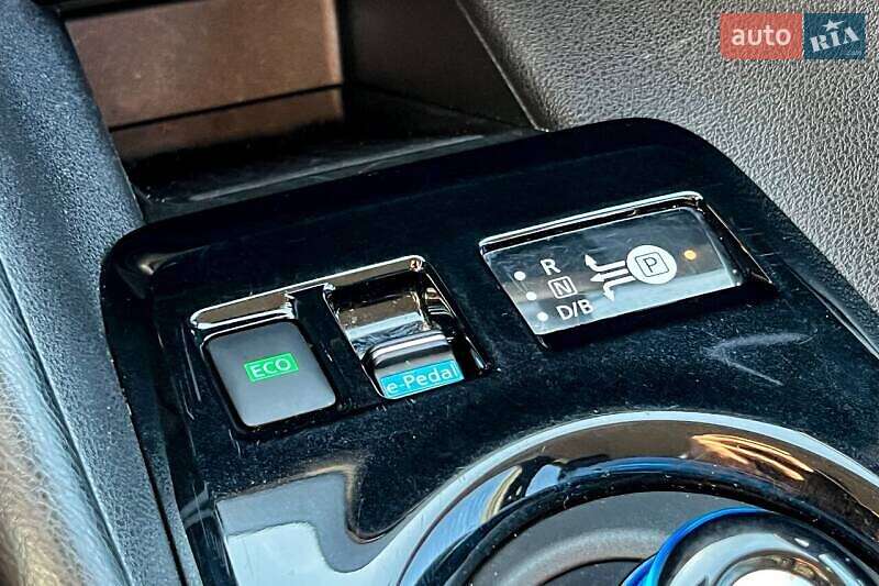 Хэтчбек Nissan Leaf 2021 в Киеве