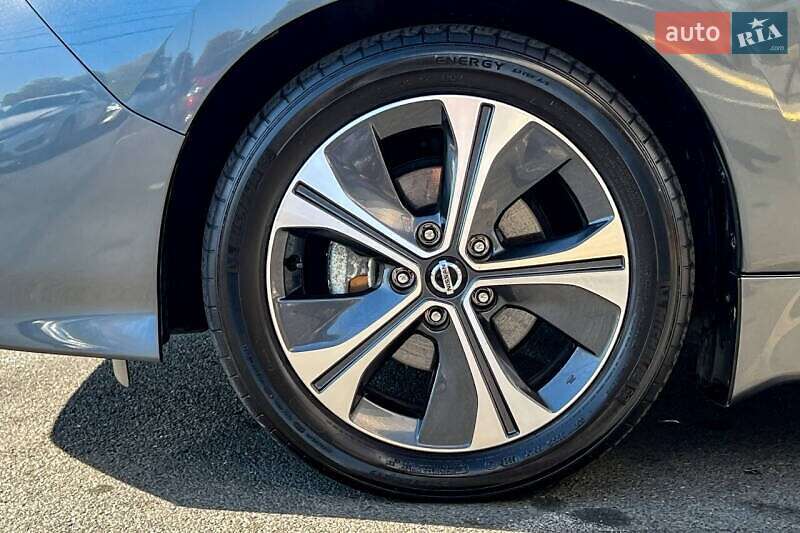 Хэтчбек Nissan Leaf 2021 в Киеве