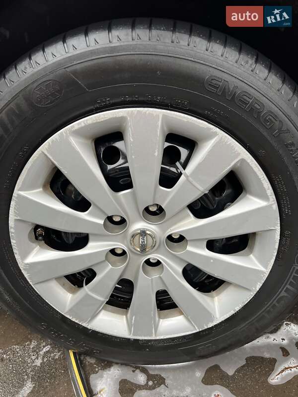 Хэтчбек Nissan Leaf 2013 в Лозовой фото 28 Хэтчбек Nissan Leaf 2013 в Лозовой