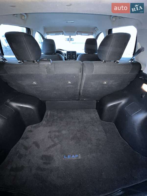 Хэтчбек Nissan Leaf 2013 в Лозовой фото 33 Хэтчбек Nissan Leaf 2013 в Лозовой