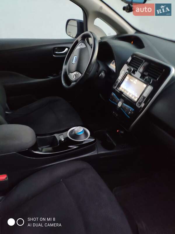 Хэтчбек Nissan Leaf 2016 в Тернополе