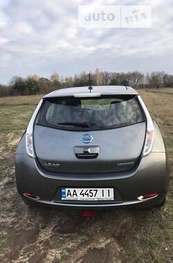 Хэтчбек Nissan Leaf 2015 в Киеве