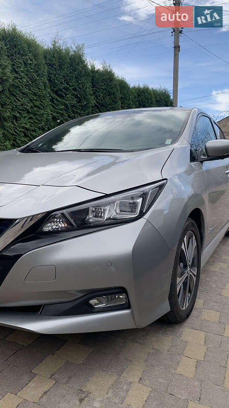 Хэтчбек Nissan Leaf 2018 в Ровно