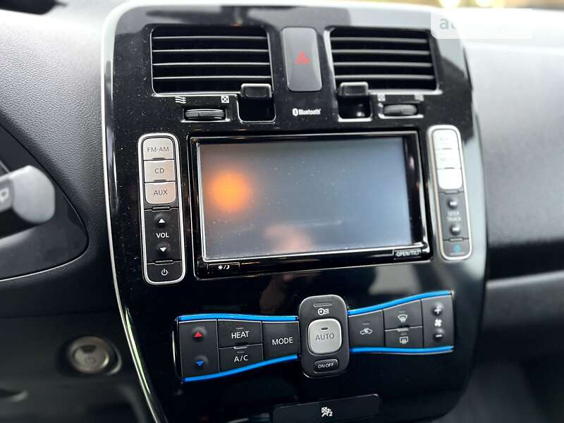 Хэтчбек Nissan Leaf 2013 в Луцке