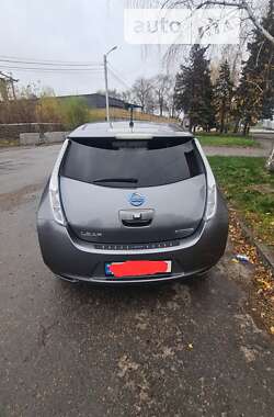 Хетчбек Nissan Leaf 2013 в Дніпрі