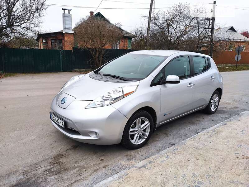 Хэтчбек Nissan Leaf 2016 в Виннице