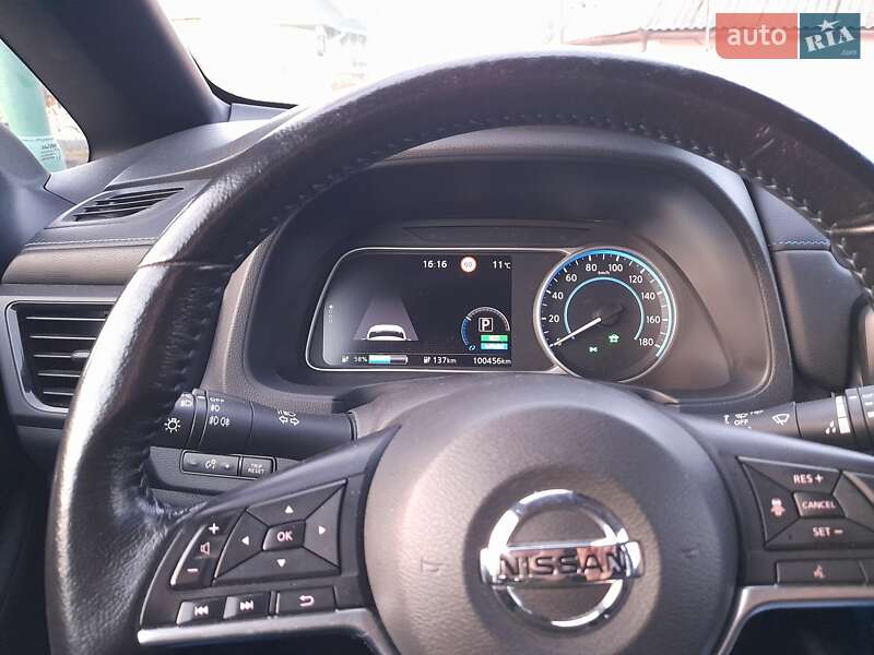 Хэтчбек Nissan Leaf 2018 в Могилев-Подольске