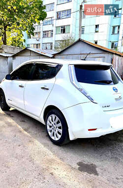 Хэтчбек Nissan Leaf 2016 в Львове