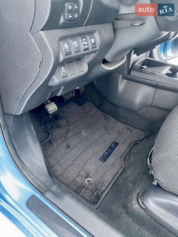 Хетчбек Nissan Leaf 2015 в Семенівці