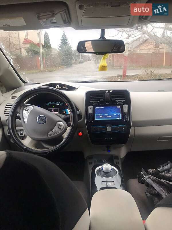 Хетчбек Nissan Leaf 2015 в Одесі