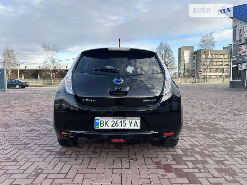 Хэтчбек Nissan Leaf 2012 в Ровно