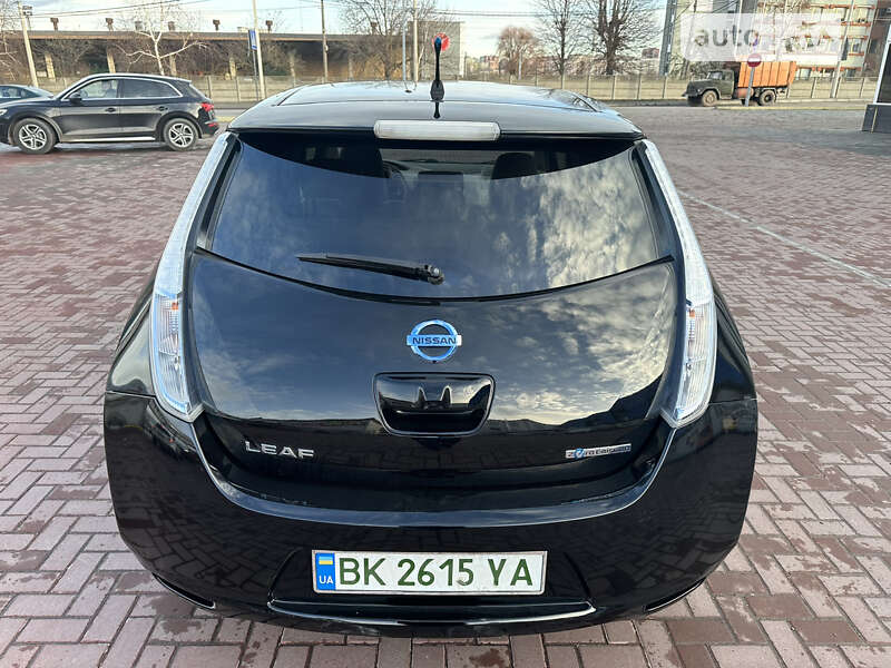 Хэтчбек Nissan Leaf 2012 в Ровно