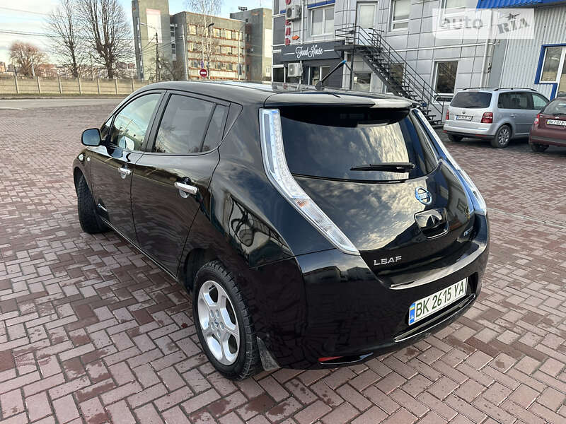 Хэтчбек Nissan Leaf 2012 в Ровно