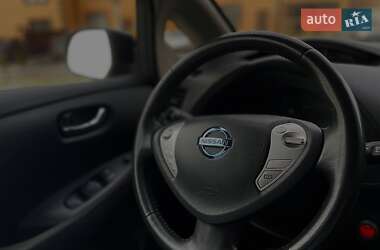 Хэтчбек Nissan Leaf 2014 в 