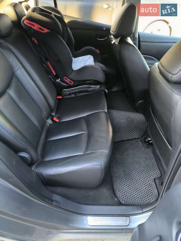 Хэтчбек Nissan Leaf 2014 в Гайвороне