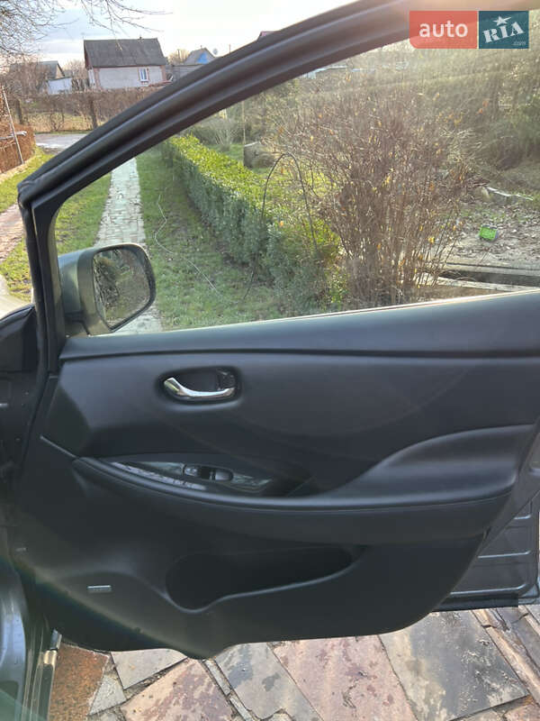 Хэтчбек Nissan Leaf 2013 в Житомире