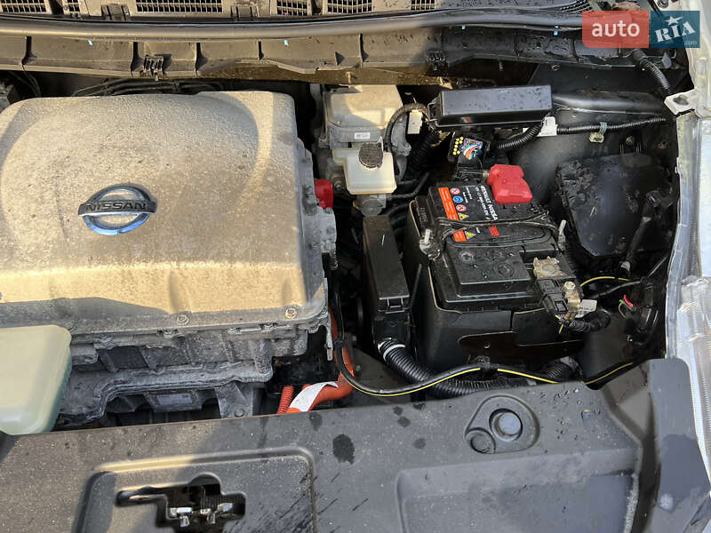 Хэтчбек Nissan Leaf 2013 в Житомире