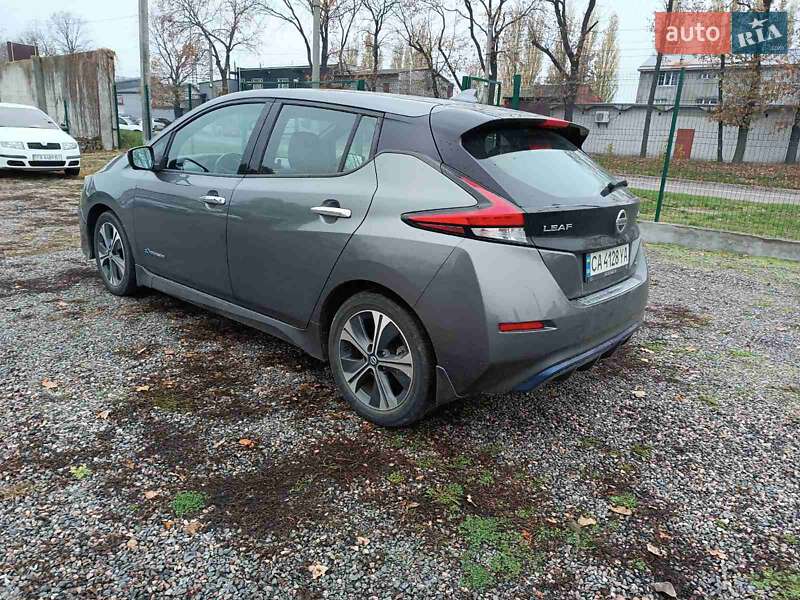 Хетчбек Nissan Leaf 2019 в Черкасах