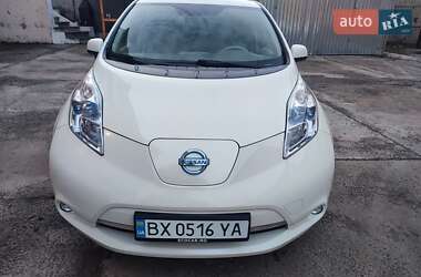 Хэтчбек Nissan Leaf 2012 в 