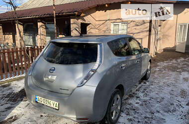 Хетчбек Nissan Leaf 2012 в Іршаві
