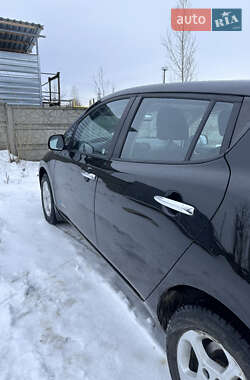 Хэтчбек Nissan Leaf 2014 в 