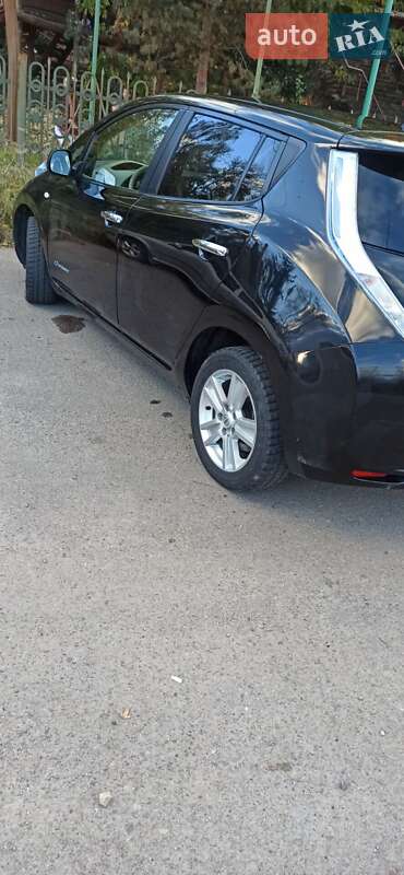 Хетчбек Nissan Leaf 2012 в Ужгороді