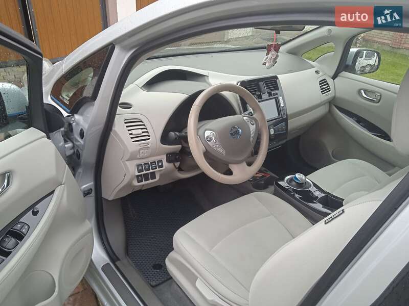 Хэтчбек Nissan Leaf 2016 в Черновцах