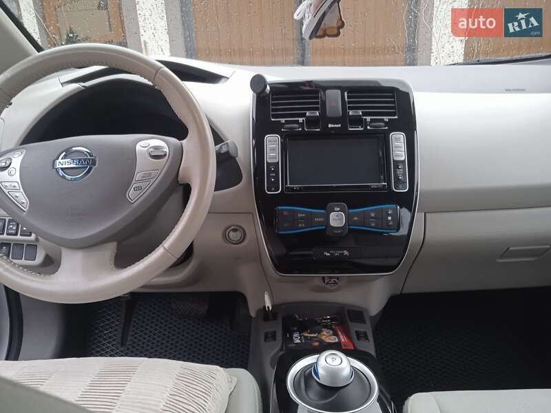 Хэтчбек Nissan Leaf 2016 в Черновцах