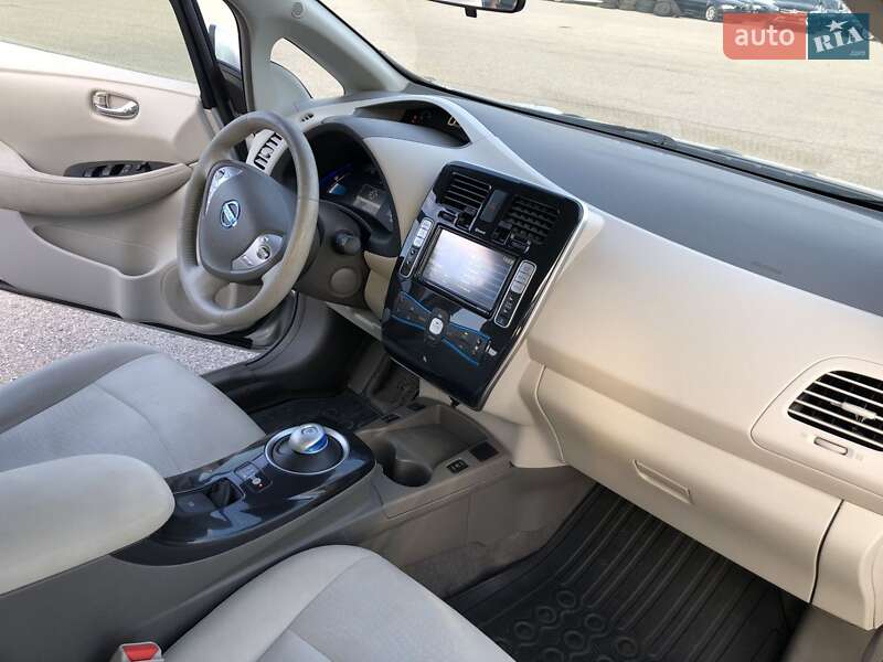 Хэтчбек Nissan Leaf 2011 в Луцке фото 10 Хэтчбек Nissan Leaf 2011 в Луцке