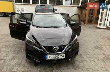Хэтчбек Nissan Leaf 2018 в 