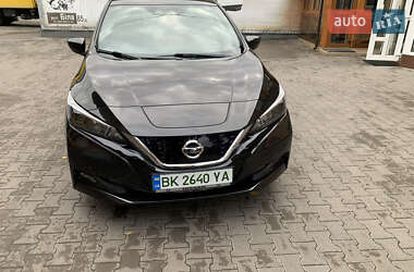 Хэтчбек Nissan Leaf 2018 в 