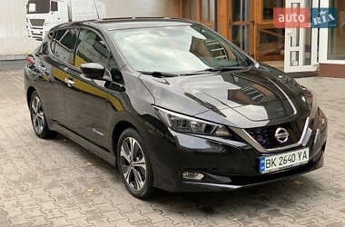 Хэтчбек Nissan Leaf 2018 в 