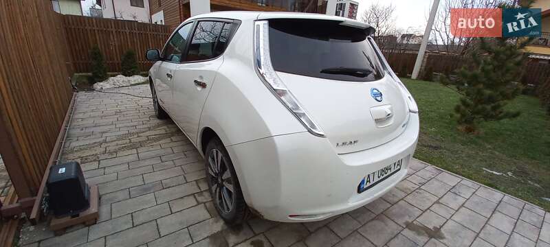 Хетчбек Nissan Leaf 2015 в Івано-Франківську