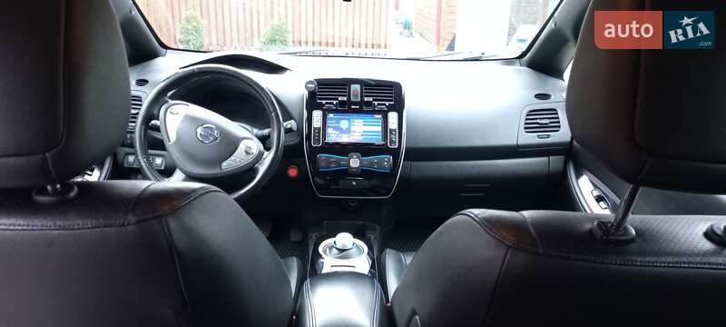 Хетчбек Nissan Leaf 2015 в Івано-Франківську