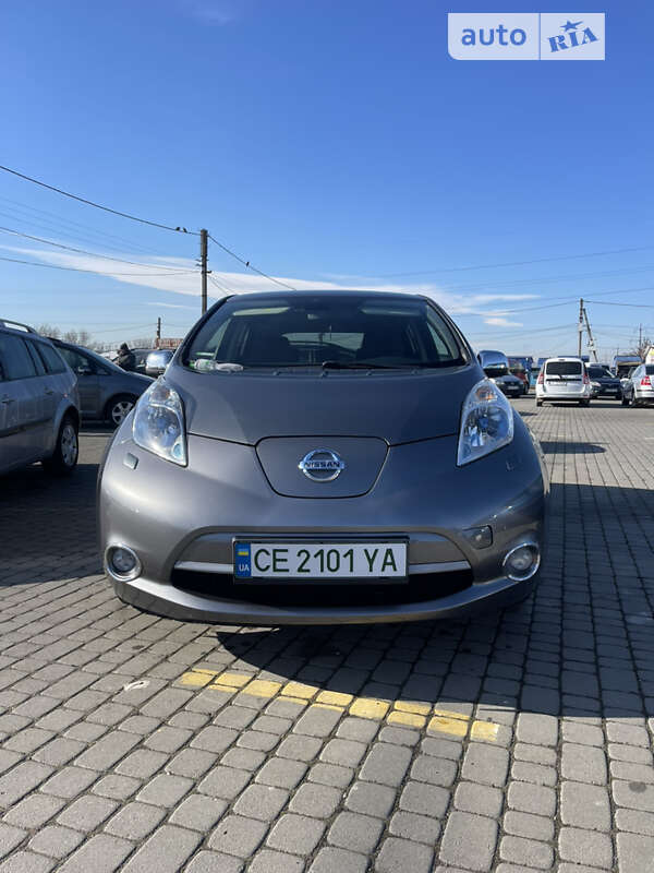 Хэтчбек Nissan Leaf 2014 в Черновцах