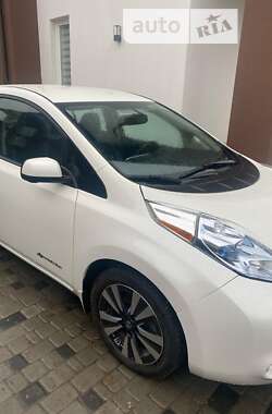 Хэтчбек Nissan Leaf 2016 в Ровно