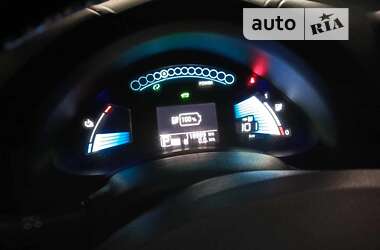 Хэтчбек Nissan Leaf 2014 в 