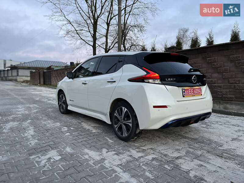 Хэтчбек Nissan Leaf 2018 в Ровно