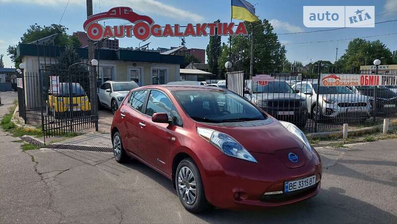 Хэтчбек Nissan Leaf 2013 в Николаеве