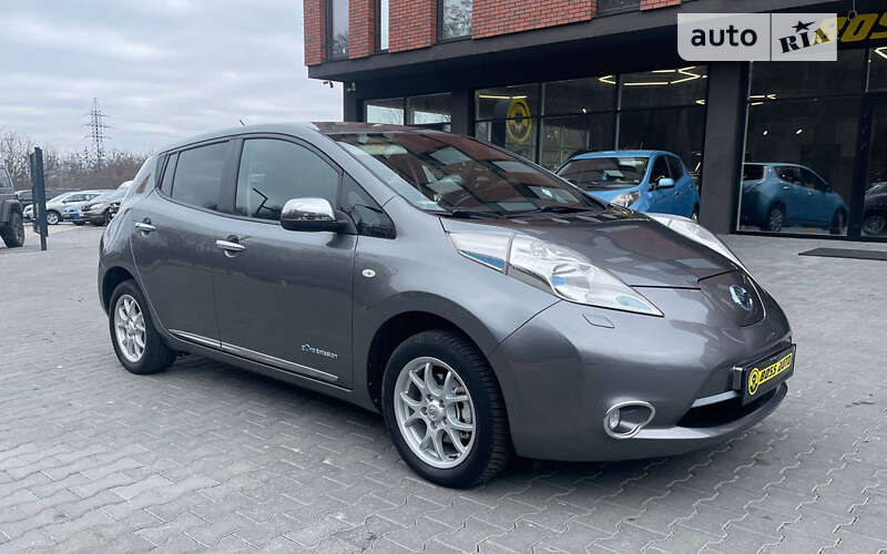 Хэтчбек Nissan Leaf 2014 в Черновцах