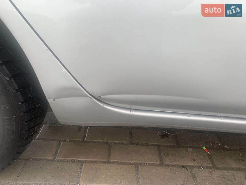 Хетчбек Nissan Leaf 2014 в Здолбуніві