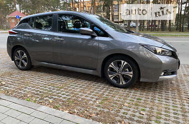 Хэтчбек Nissan Leaf 2022 в Киеве